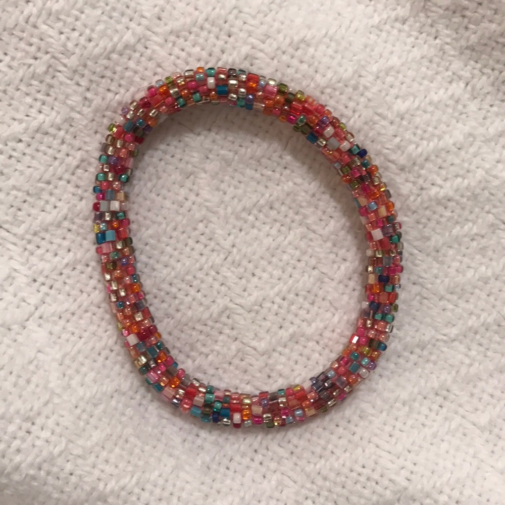 Multi-color beaded bracelet ✨